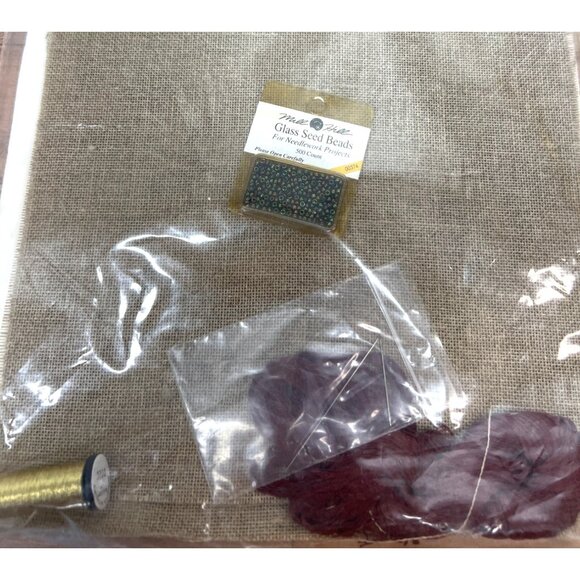 Rare Victorian Country Elegance Needlework Kit With Beads - Picture 3 of 4